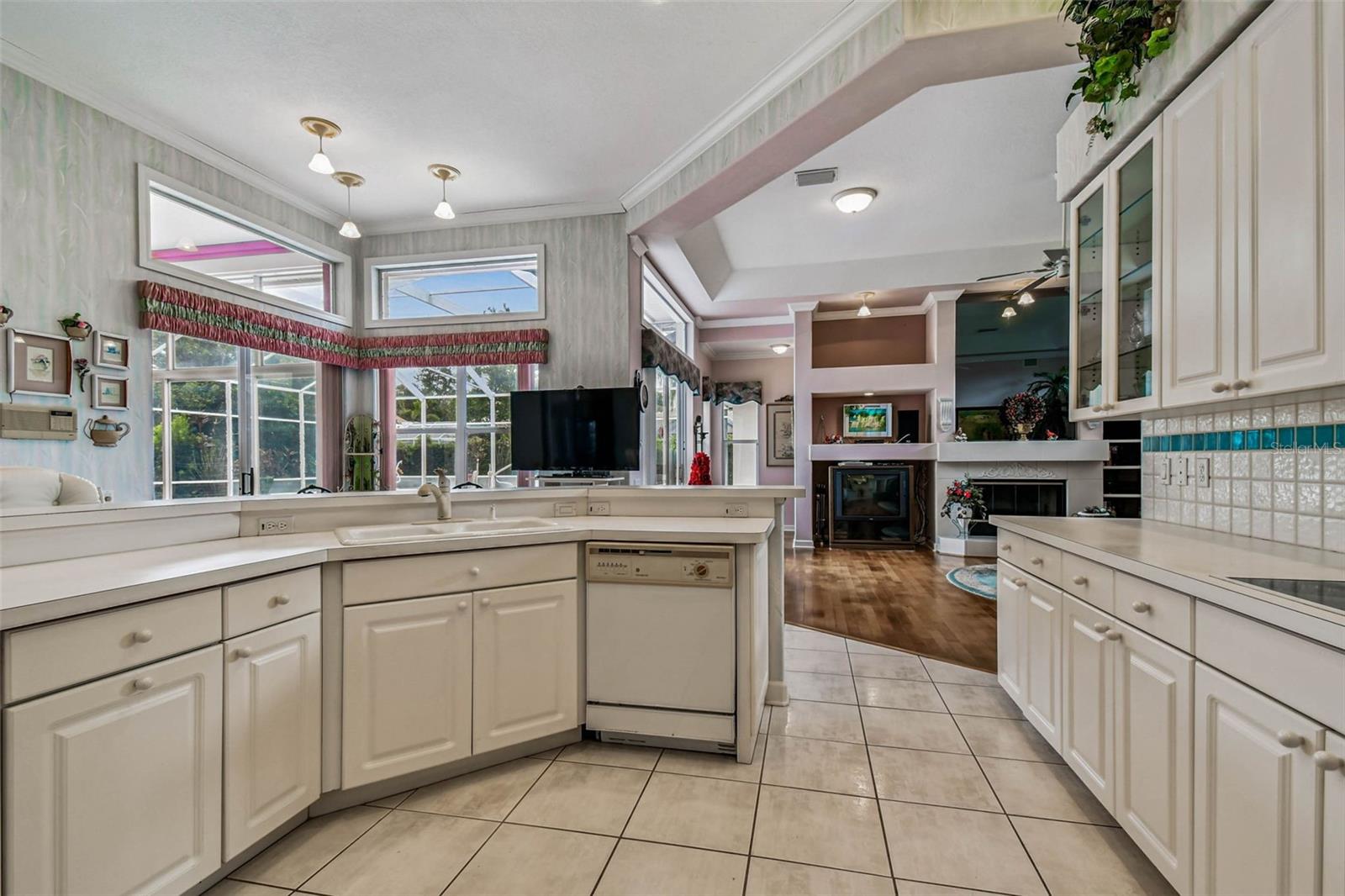 Image 18 of 30 For 8675 Buttonwood Lane N