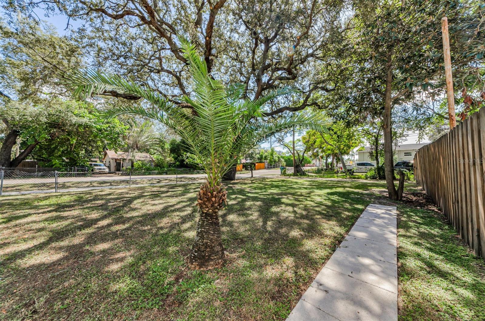 Image 8 of 55 For 1992 Carolina Avenue