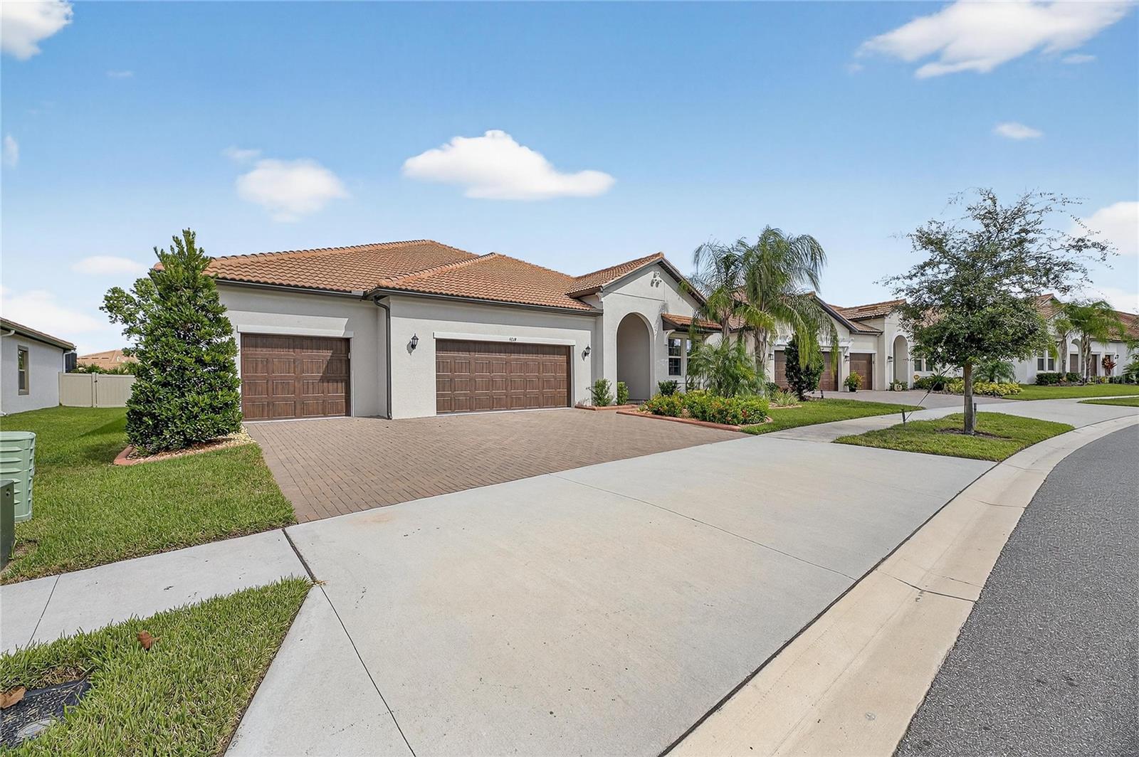 Image 4 of 96 For 5319 Windy Grove Drive