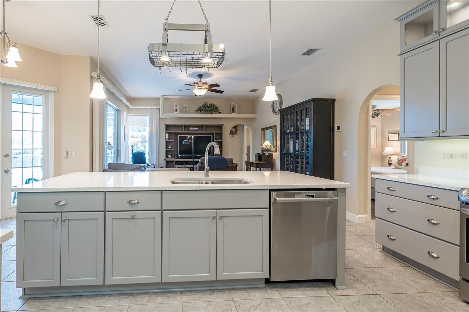 Image 12 of 48 For 6505 Huntington Drive