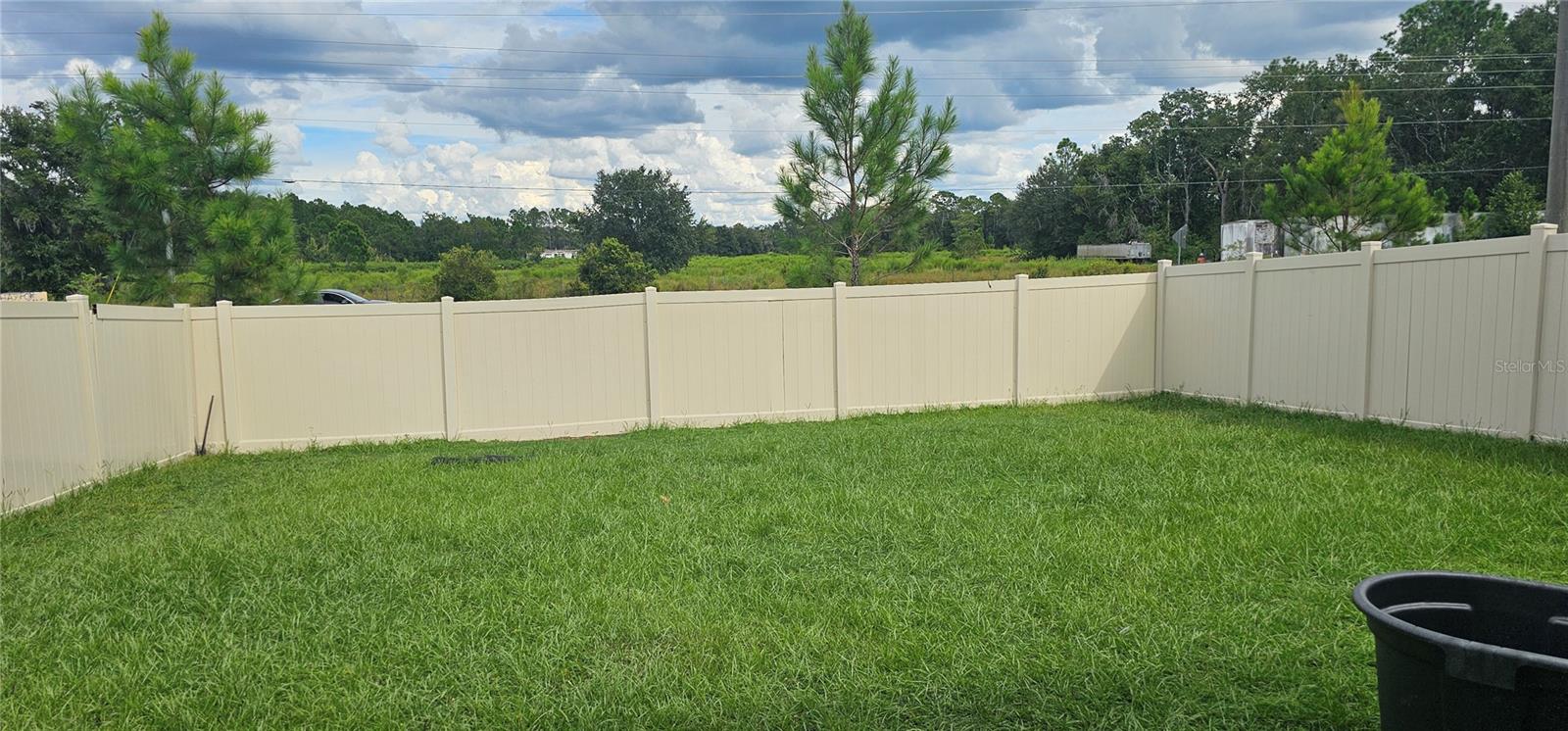 Listing photo id 5 for 7632 Starflower Way