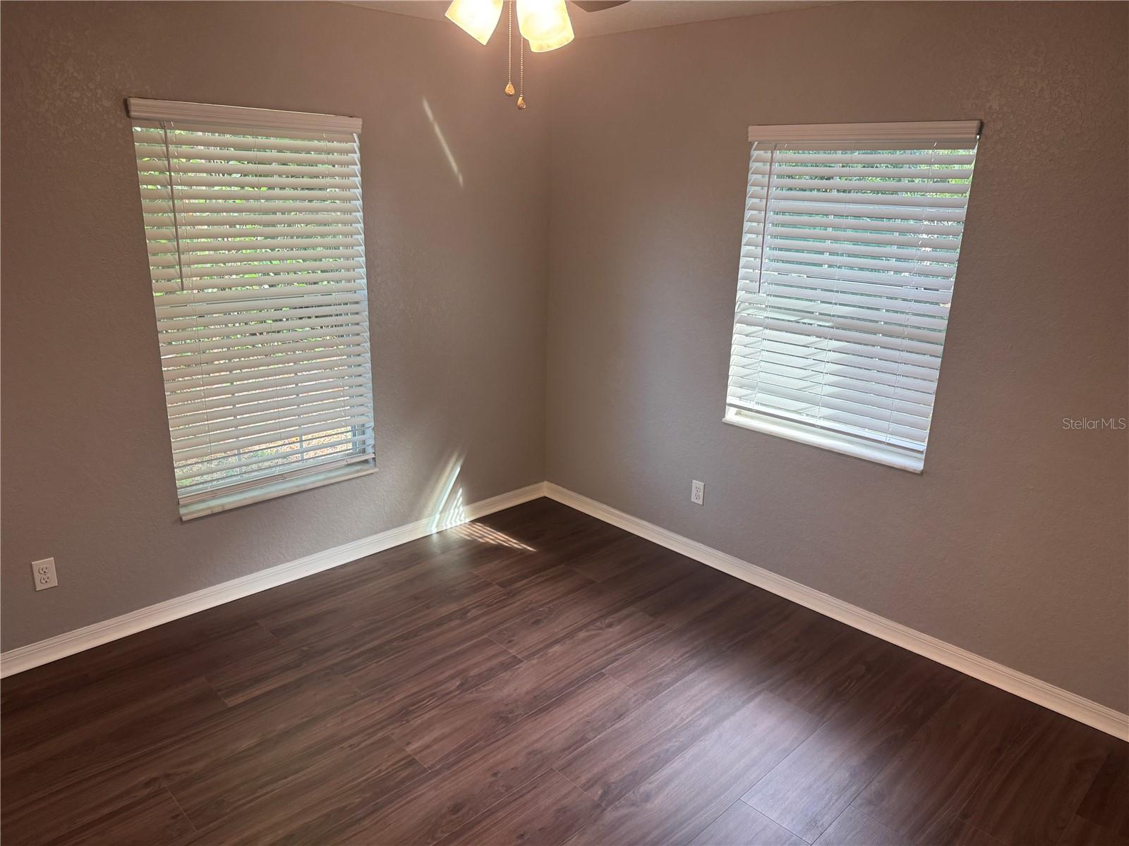 Image 13 of 17 For 1133 Avenue E