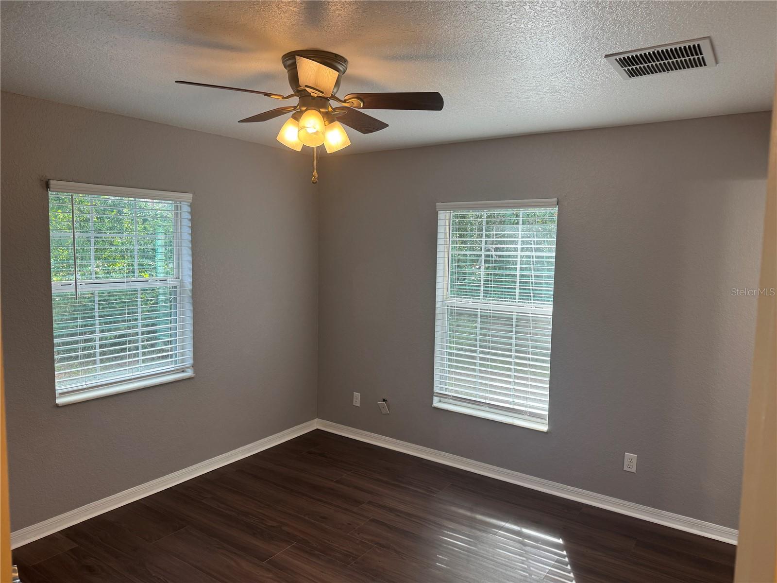 Image 14 of 17 For 1133 Avenue E