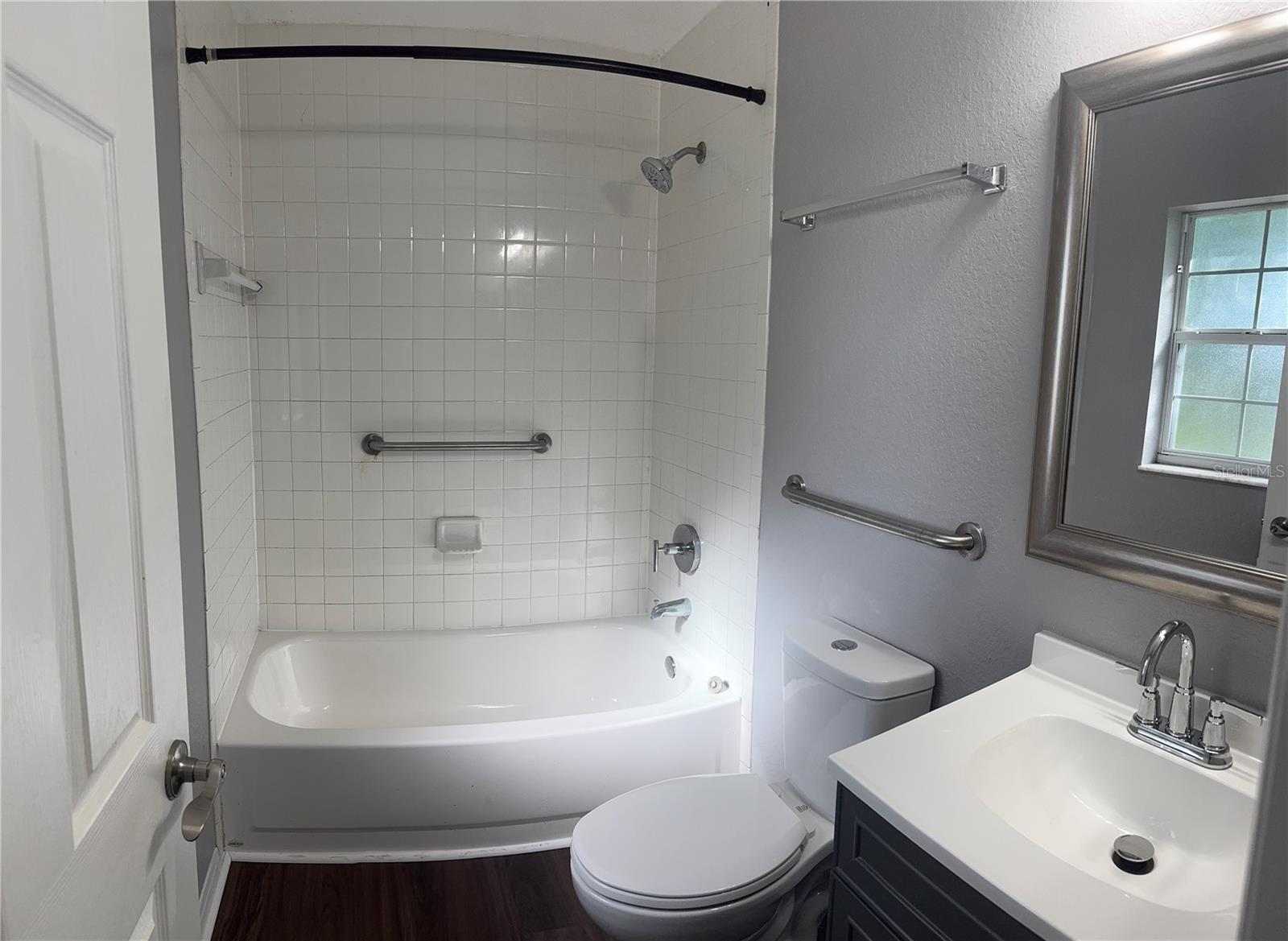 Image 16 of 17 For 1133 Avenue E