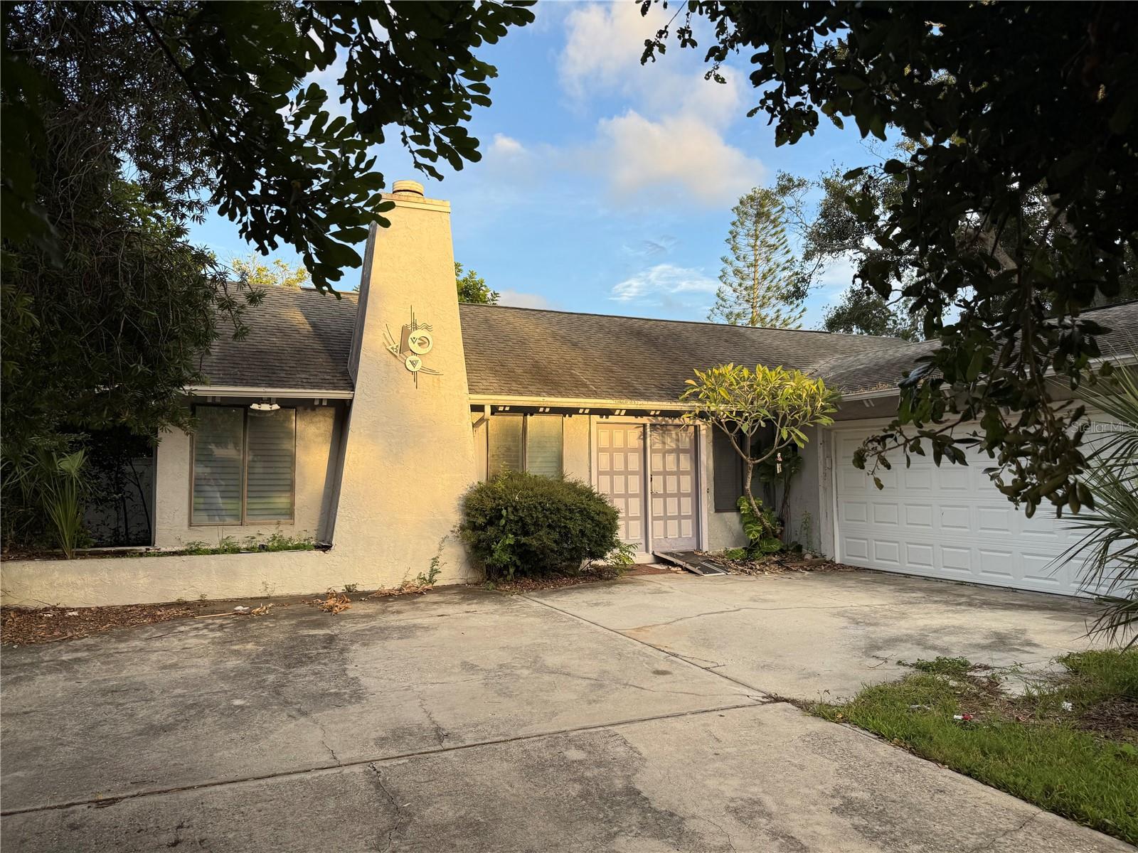 Listing Details for 10189 133rd Court, SEMINOLE, FL 33776