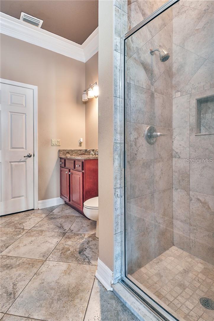 Listing photo id 18 for 531 Treviso Drive