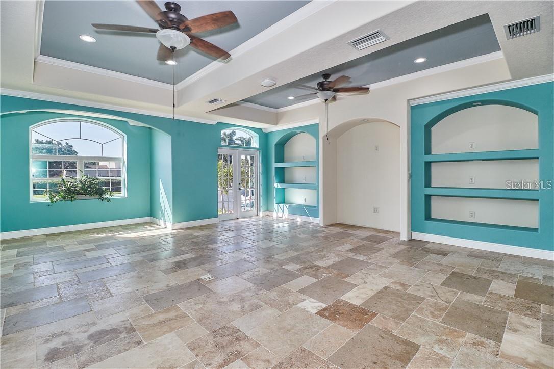 Listing photo id 19 for 531 Treviso Drive