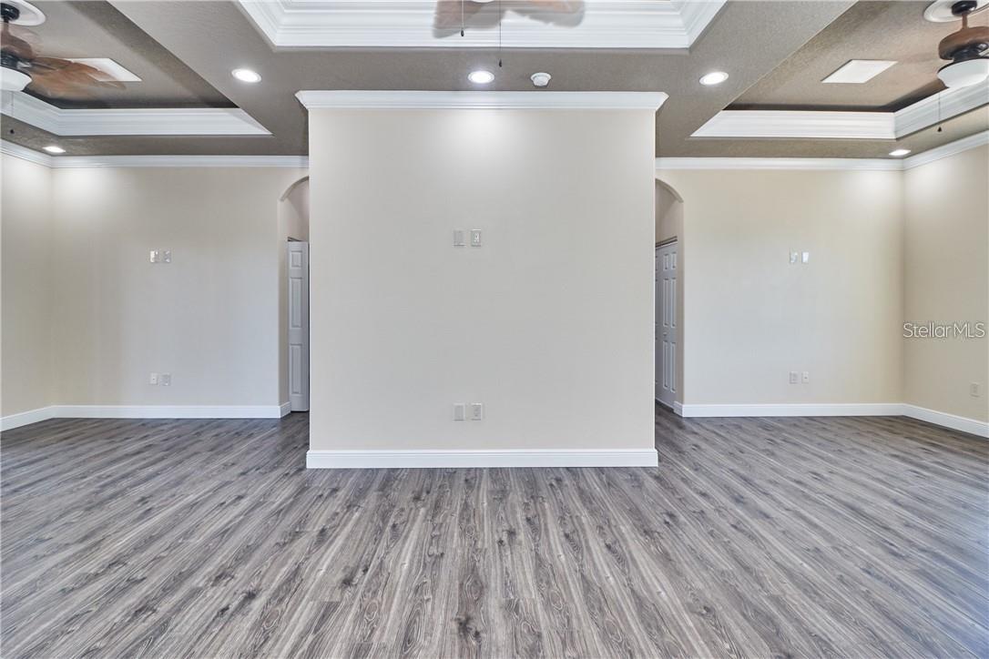 Listing photo id 22 for 531 Treviso Drive