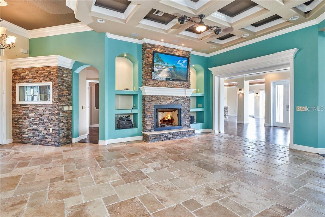 Listing photo id 5 for 531 Treviso Drive