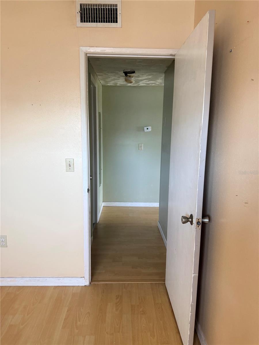 Image 15 of 24 For 5900 21st Street N 10