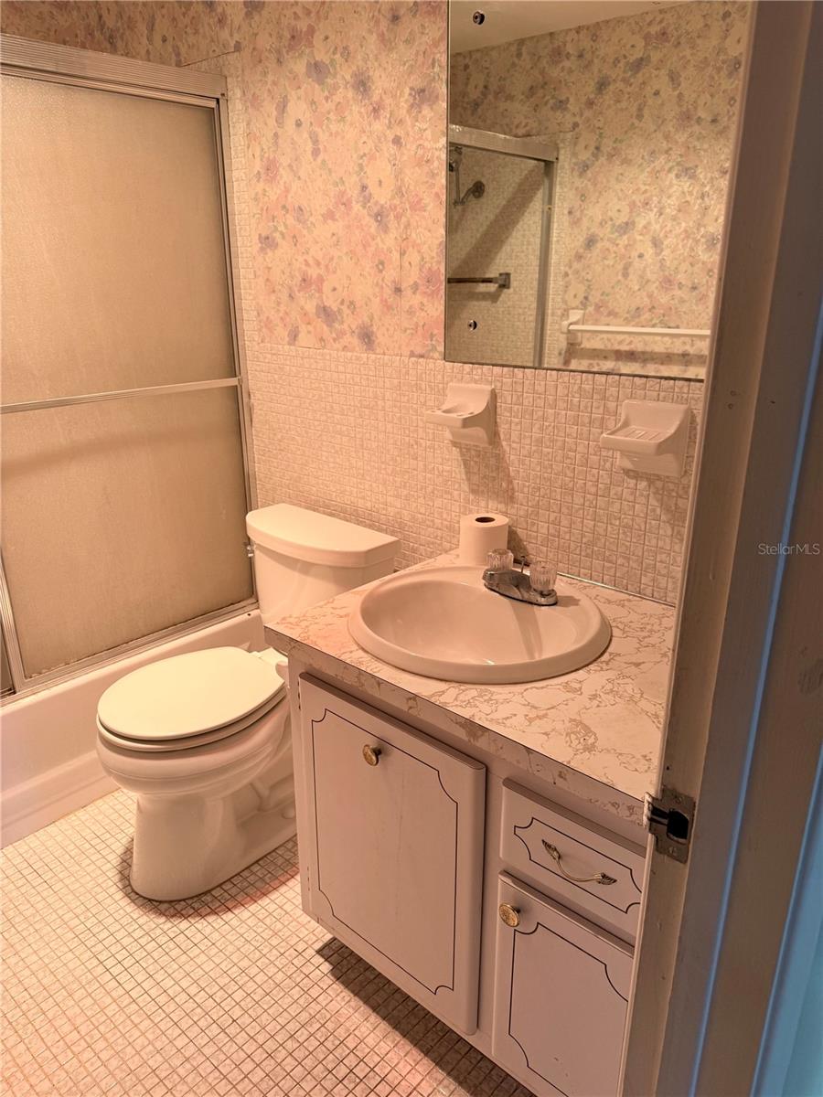 Image 19 of 24 For 5900 21st Street N 10