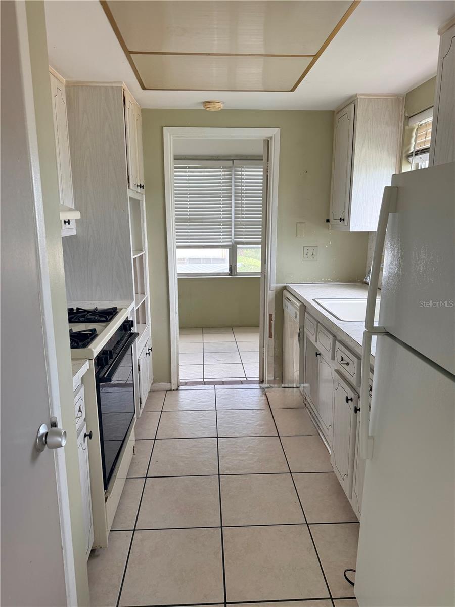 Image 20 of 24 For 5900 21st Street N 10