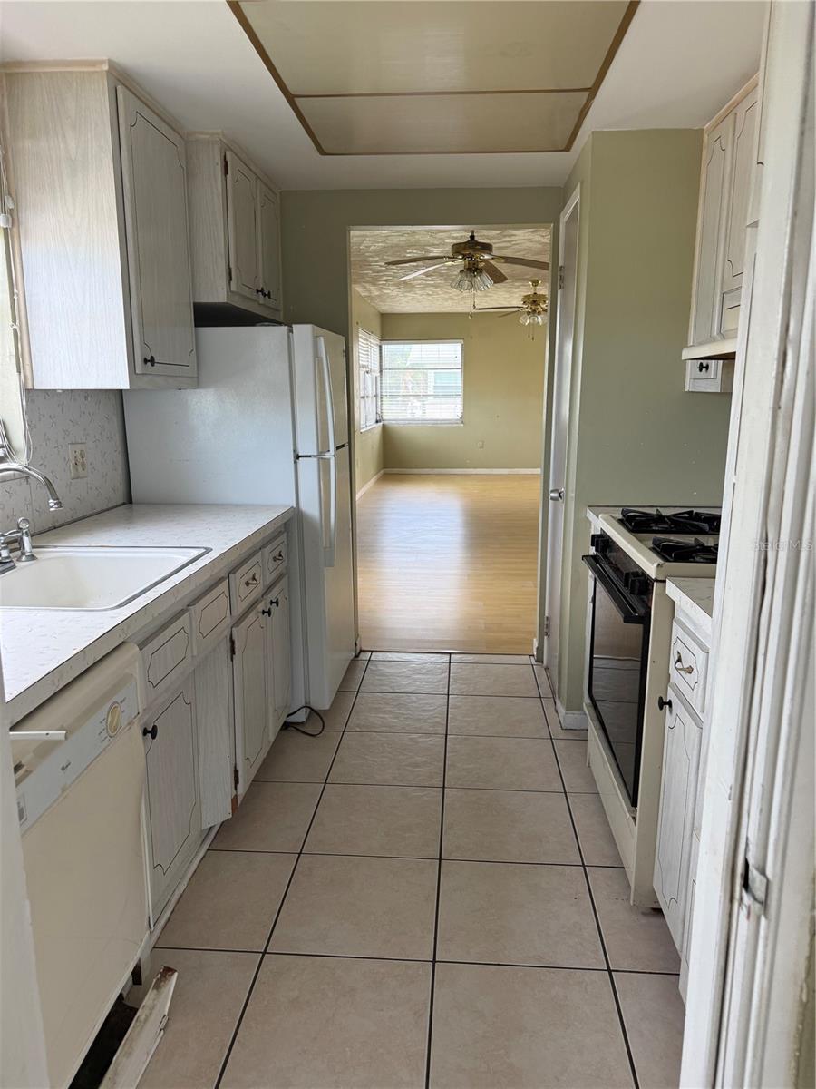 Image 21 of 24 For 5900 21st Street N 10