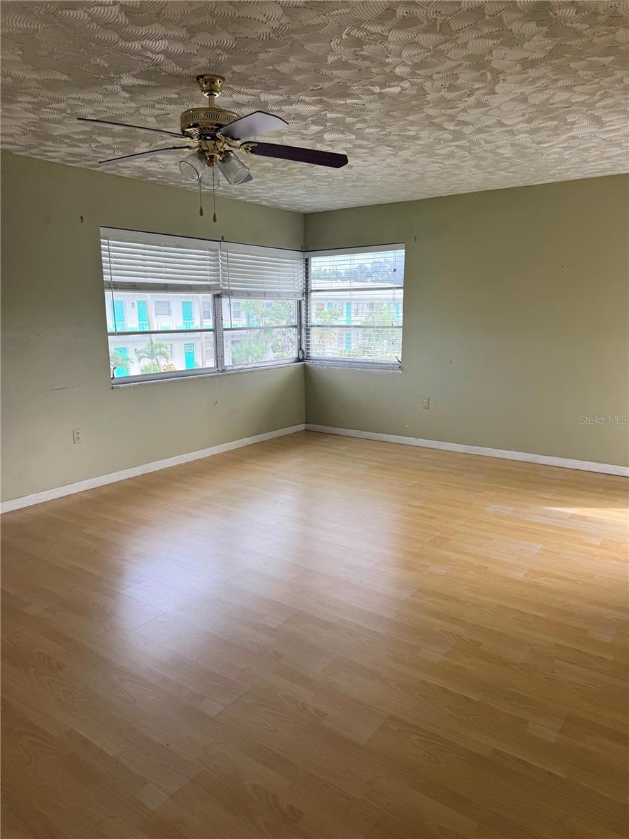 Image 8 of 24 For 5900 21st Street N 10