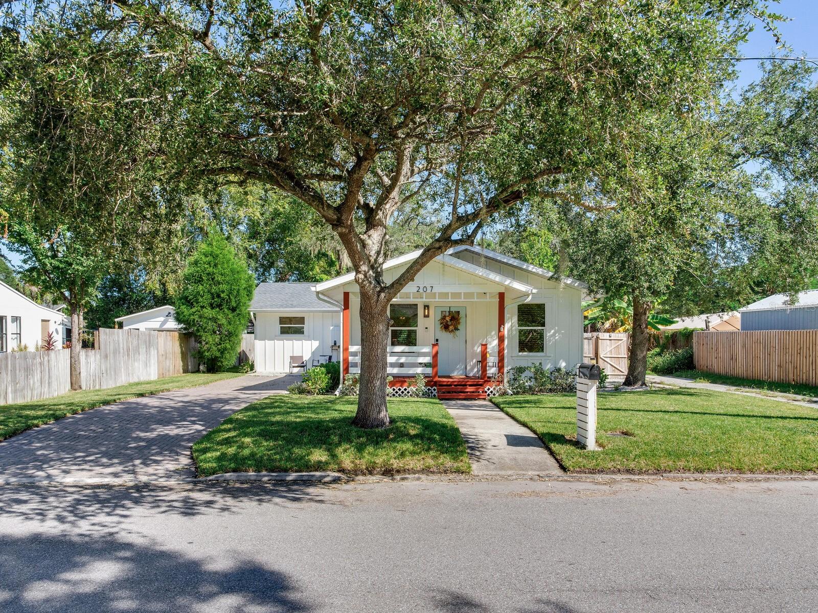 Image 3 of 42 For 207 Idlewild Avenue