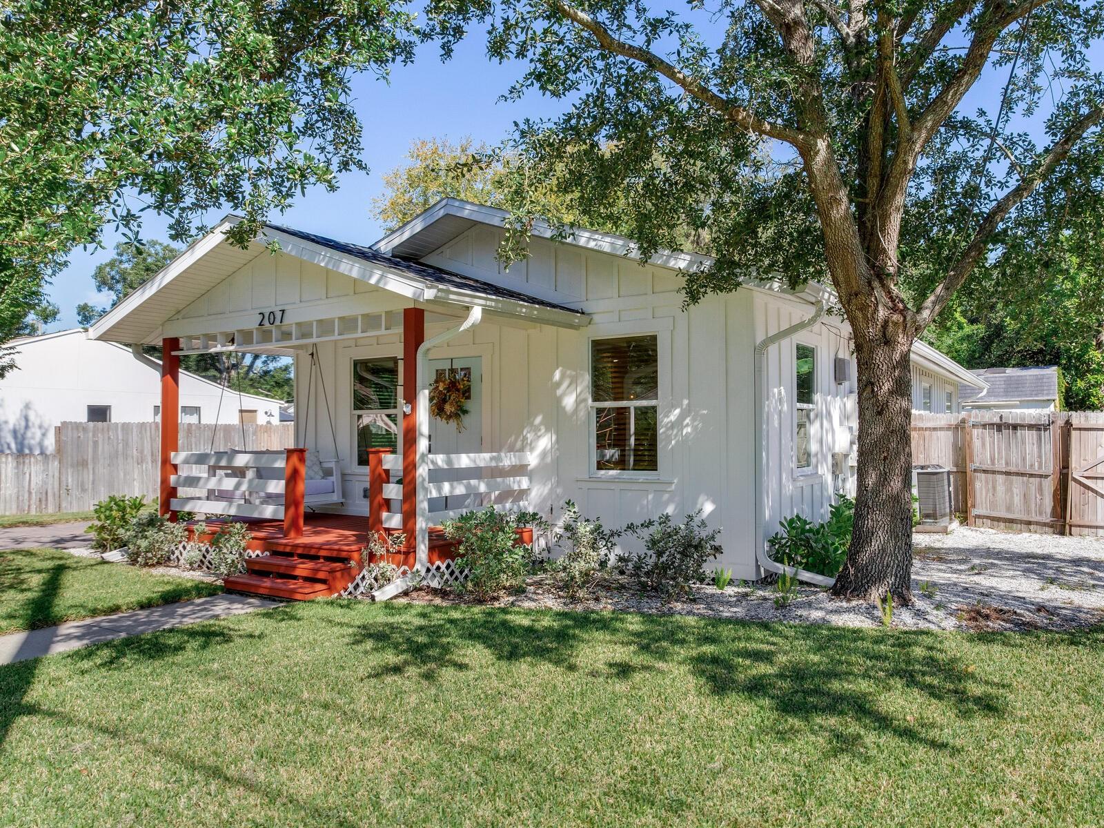 Image 6 of 42 For 207 Idlewild Avenue