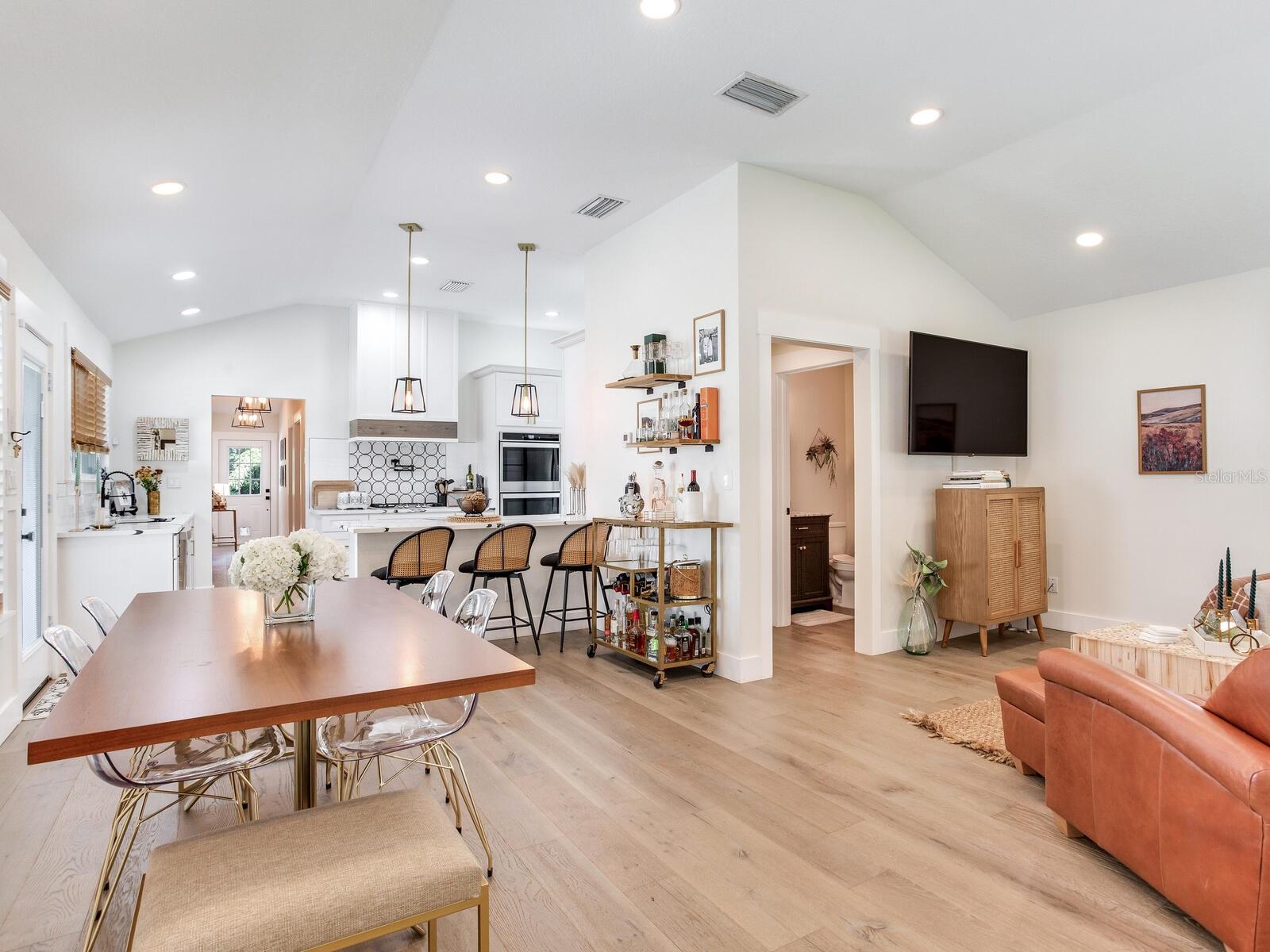 Image 9 of 42 For 207 Idlewild Avenue