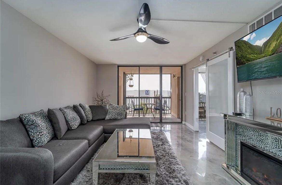 Image 4 of 44 For 3006 Caring Way 410