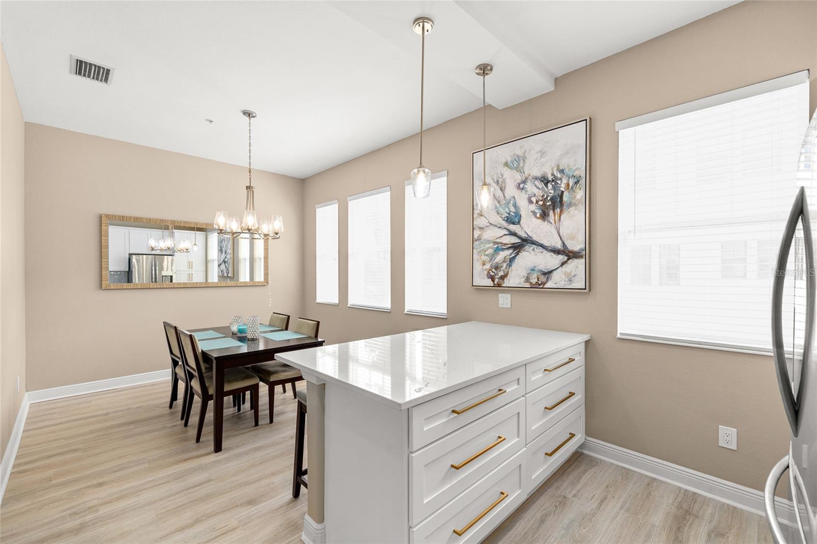 Image 10 of 75 For 5902 Printery Street 103