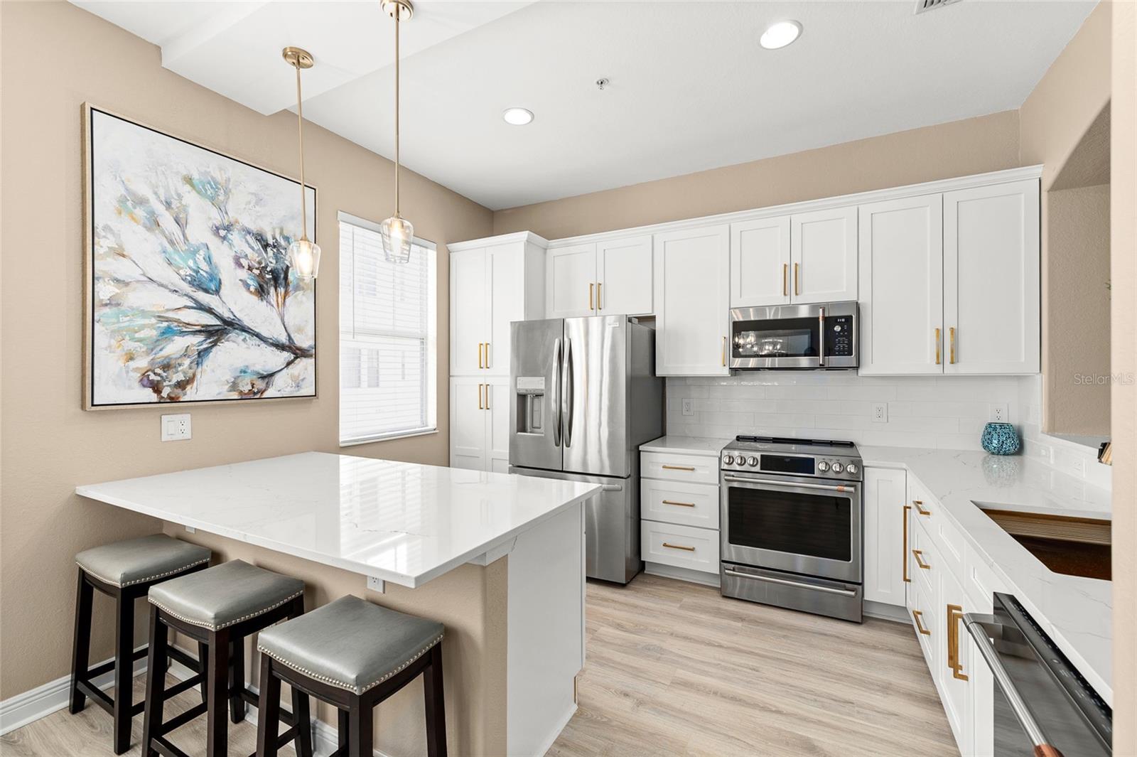 Image 16 of 75 For 5902 Printery Street 103