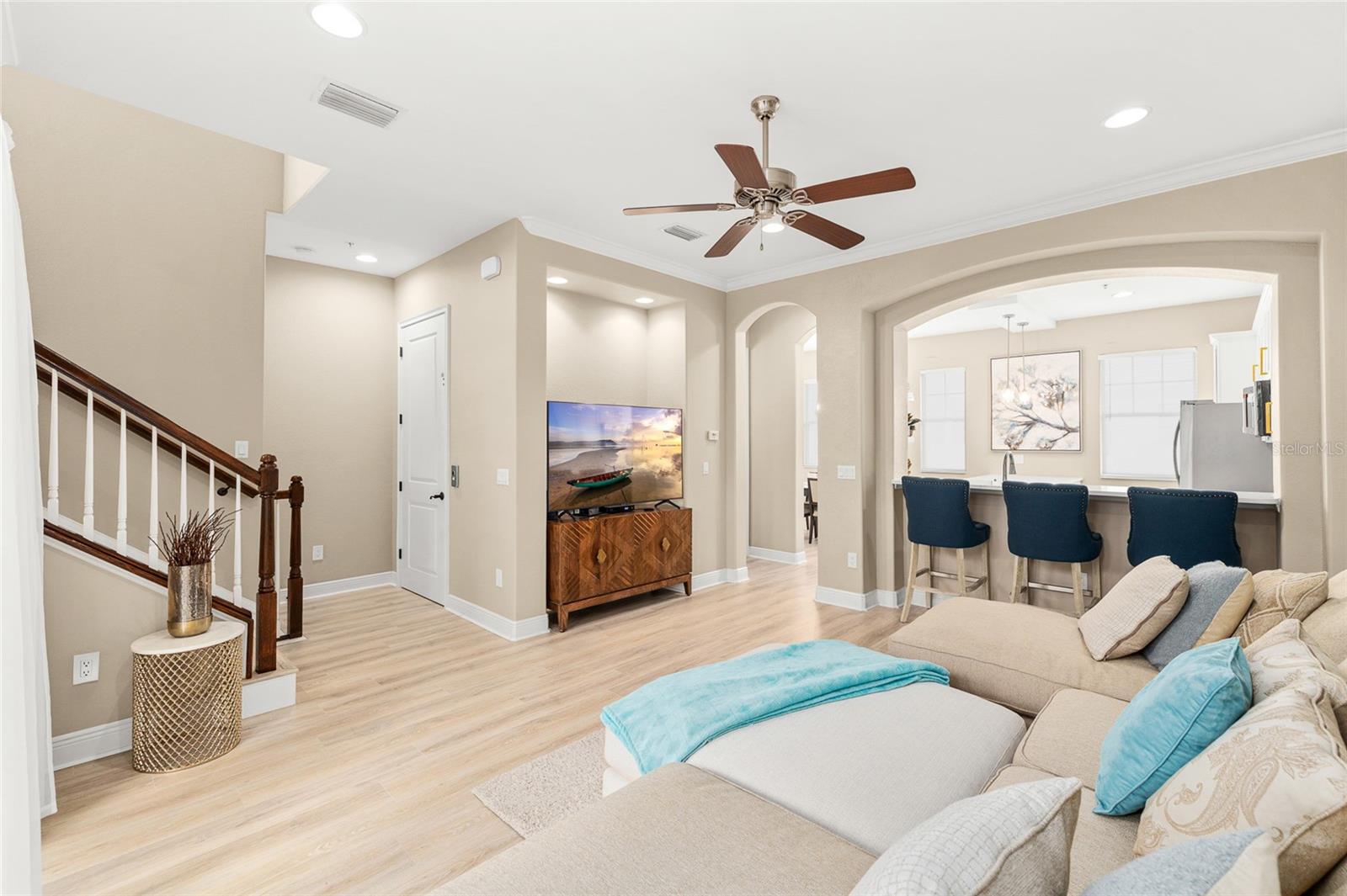 Image 17 of 75 For 5902 Printery Street 103