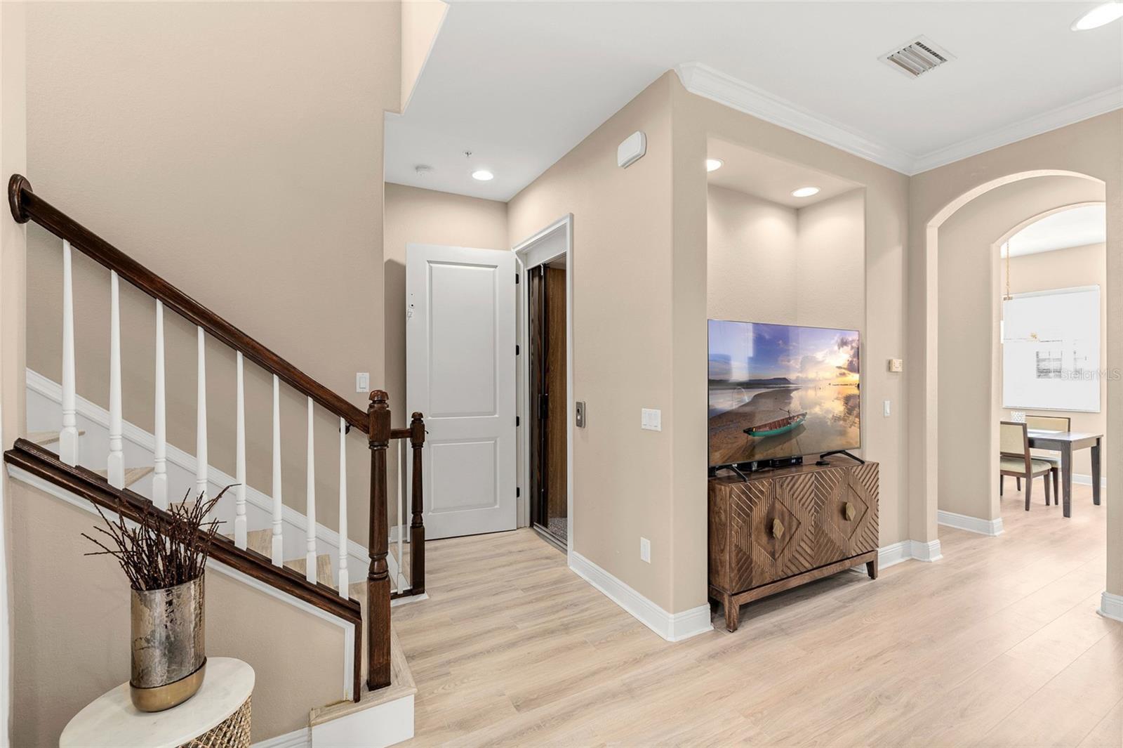 Image 19 of 75 For 5902 Printery Street 103