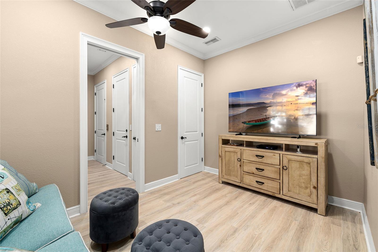 Image 42 of 75 For 5902 Printery Street 103
