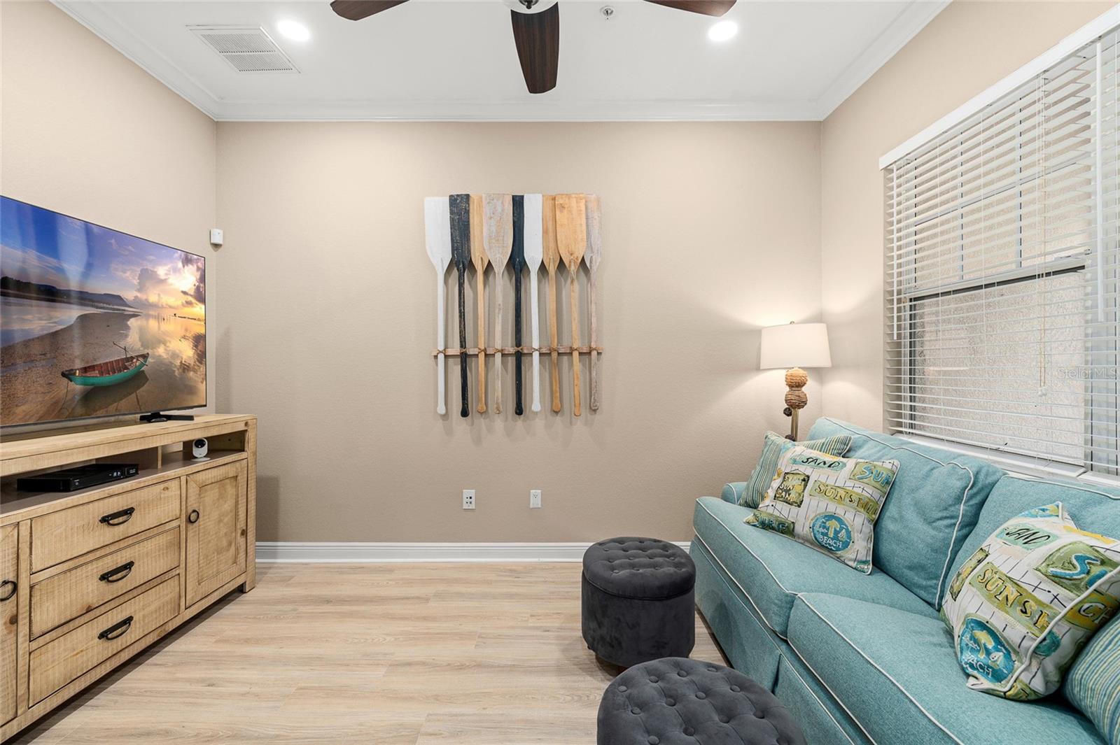 Image 43 of 75 For 5902 Printery Street 103