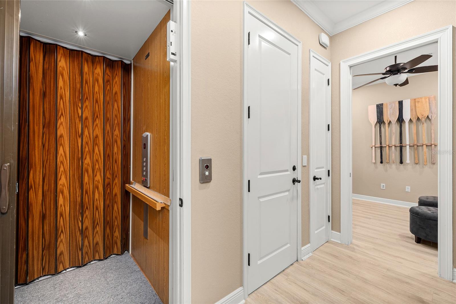 Image 45 of 75 For 5902 Printery Street 103