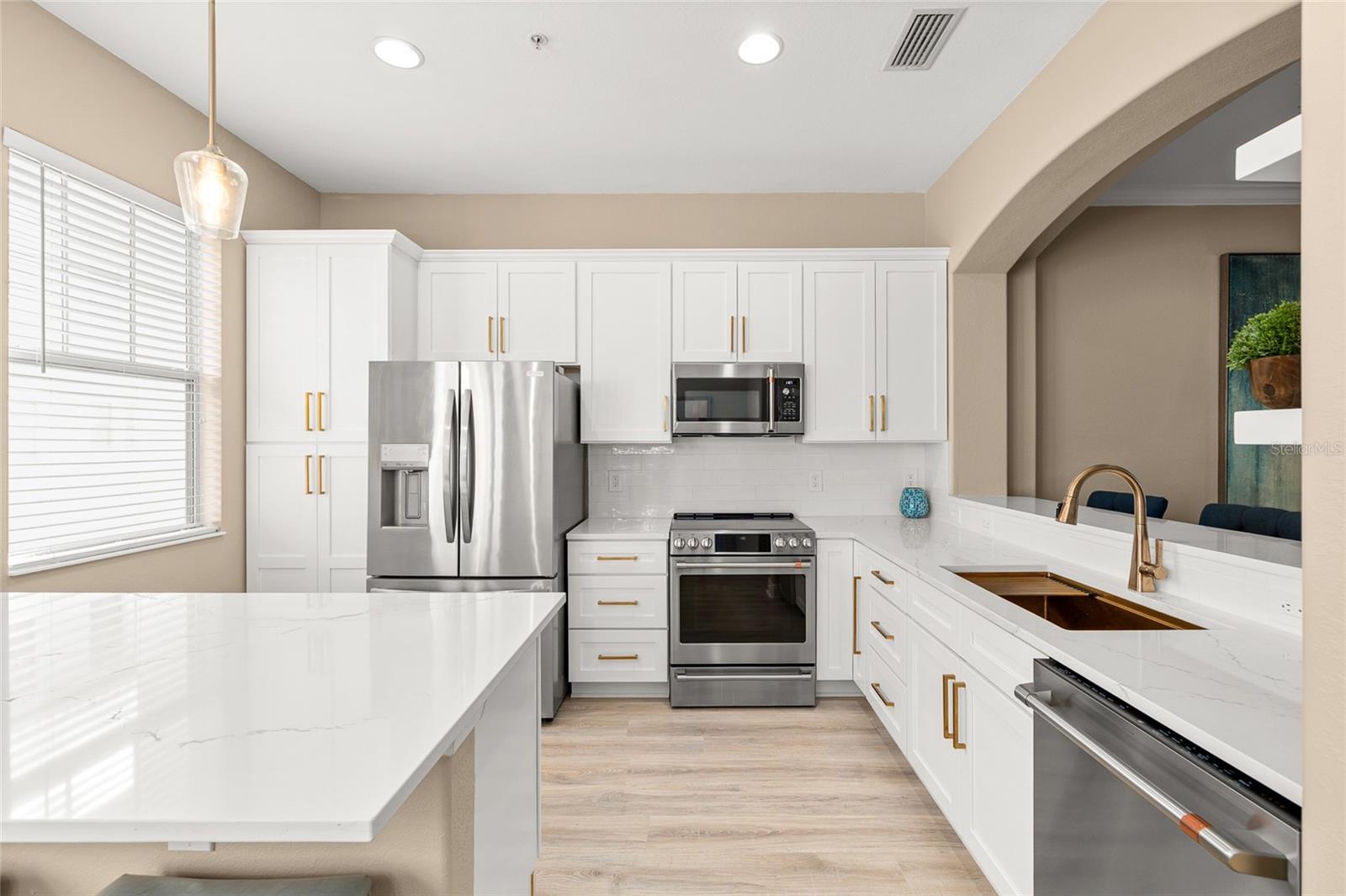 Image 7 of 75 For 5902 Printery Street 103