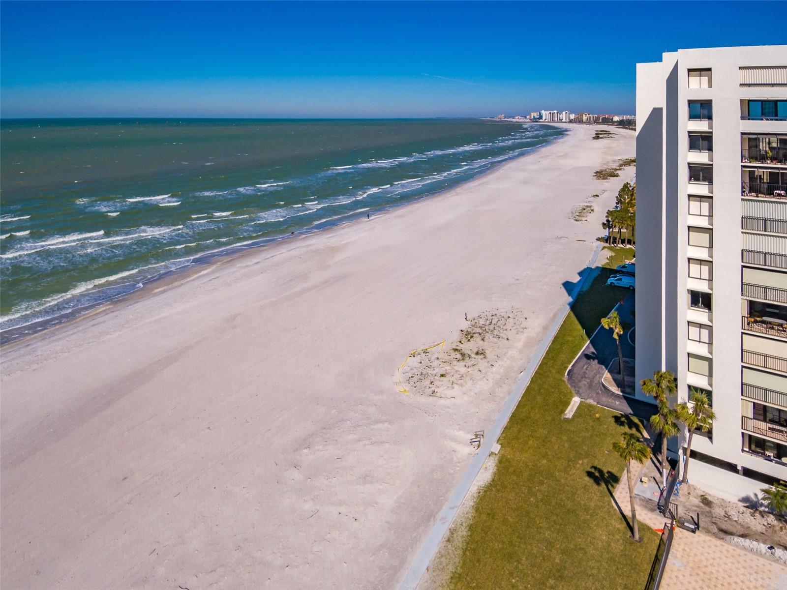 Image 46 of 52 For 1460 Gulf Boulevard 811