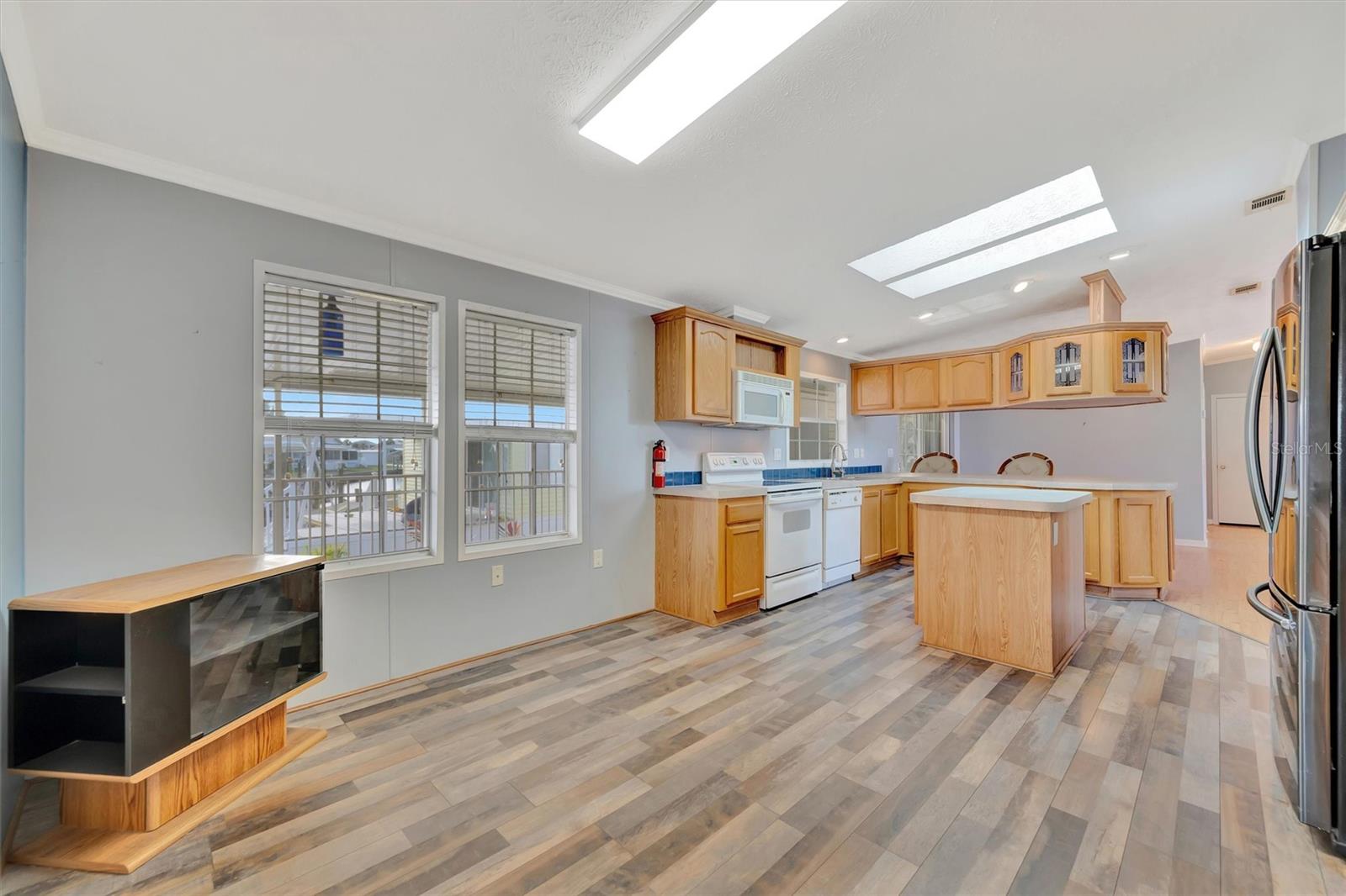 Image 26 of 73 For 142 Saint Thomas Circle