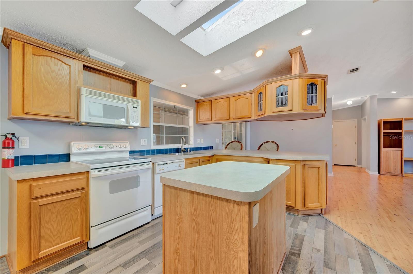 Image 27 of 73 For 142 Saint Thomas Circle