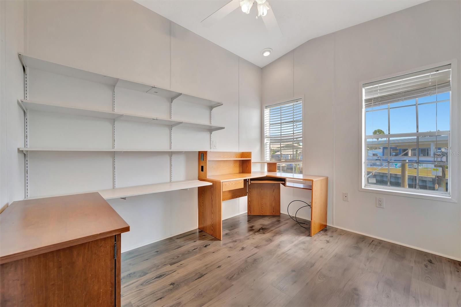 Image 33 of 73 For 142 Saint Thomas Circle