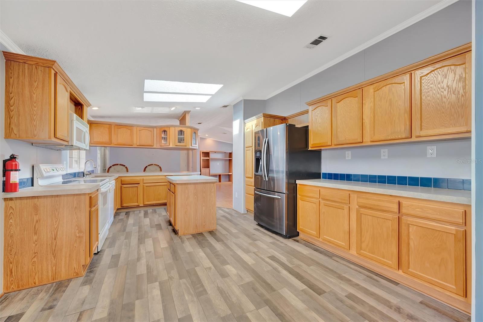 Image 35 of 73 For 142 Saint Thomas Circle