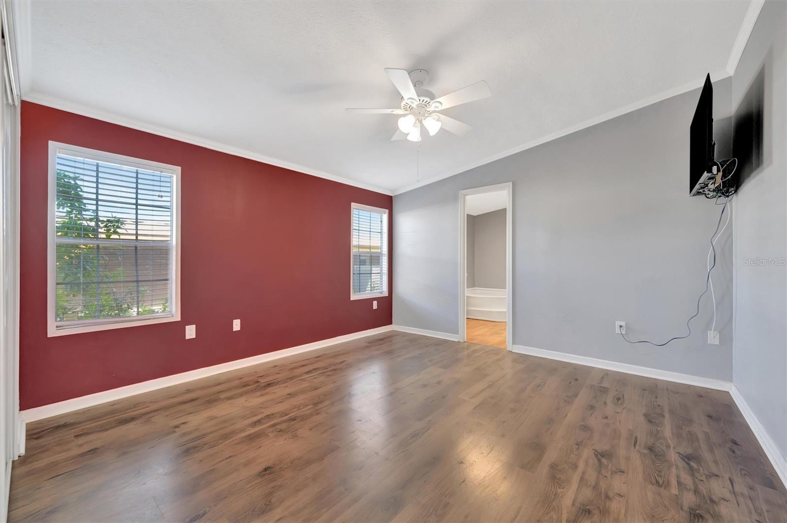 Image 36 of 73 For 142 Saint Thomas Circle