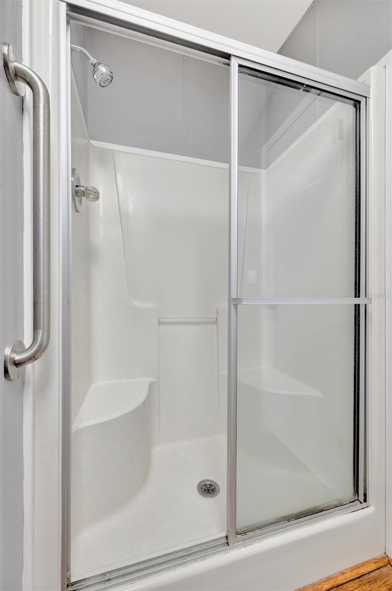 Image 39 of 73 For 142 Saint Thomas Circle