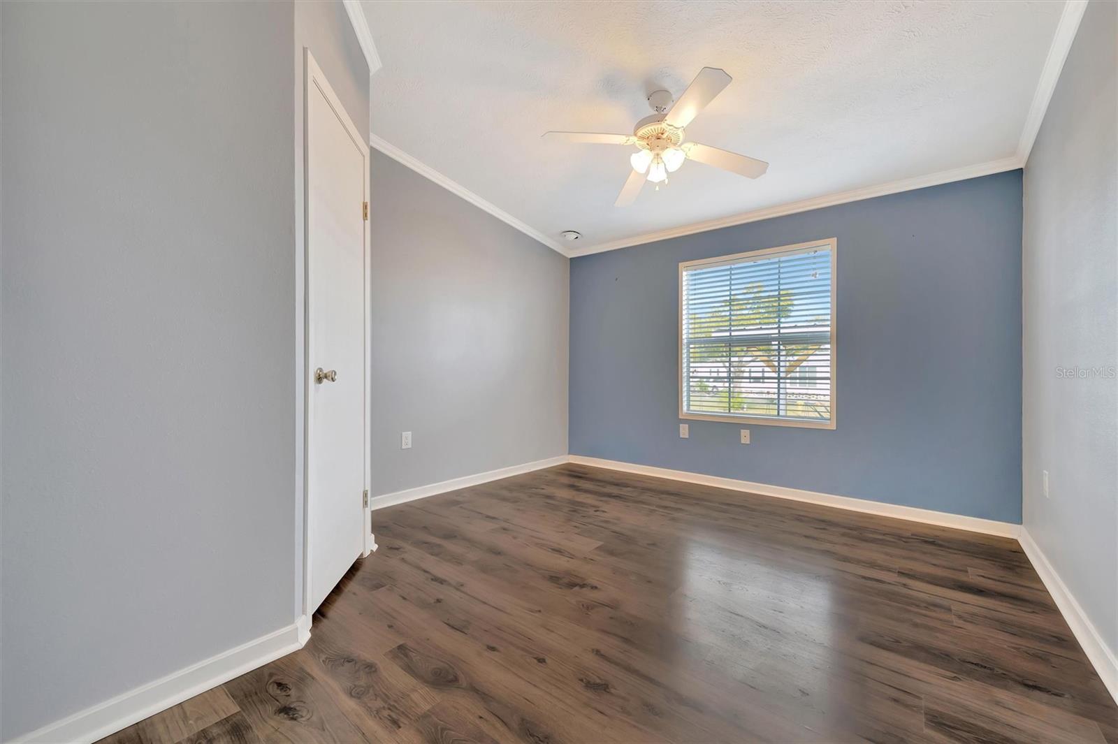 Image 45 of 73 For 142 Saint Thomas Circle