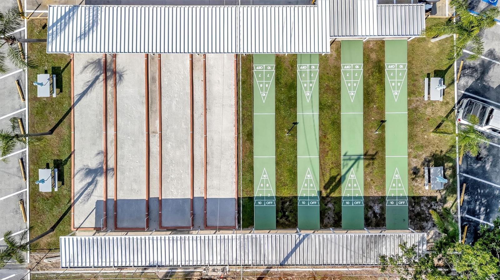 Image 53 of 73 For 142 Saint Thomas Circle