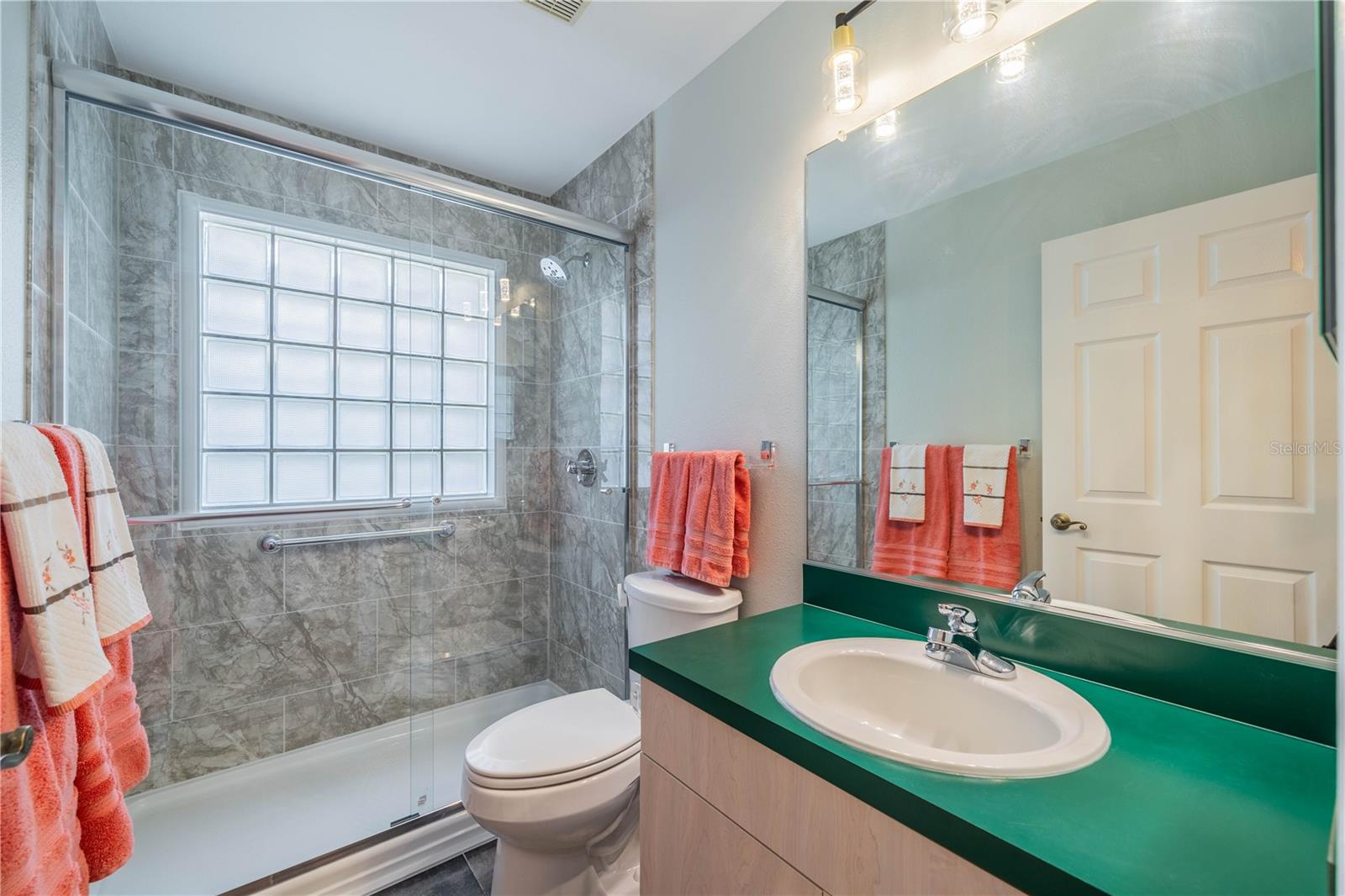 Image 17 of 25 For 739 Winterbrooke Way