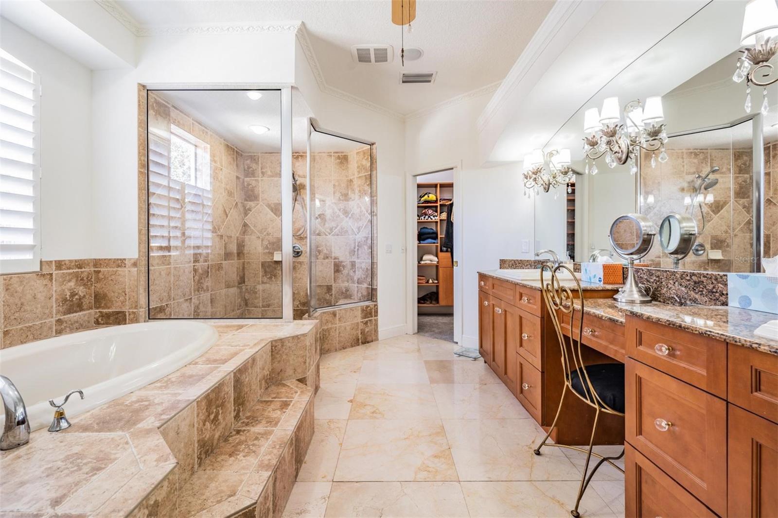 Listing photo id 21 for 10628 Pontofino Circle