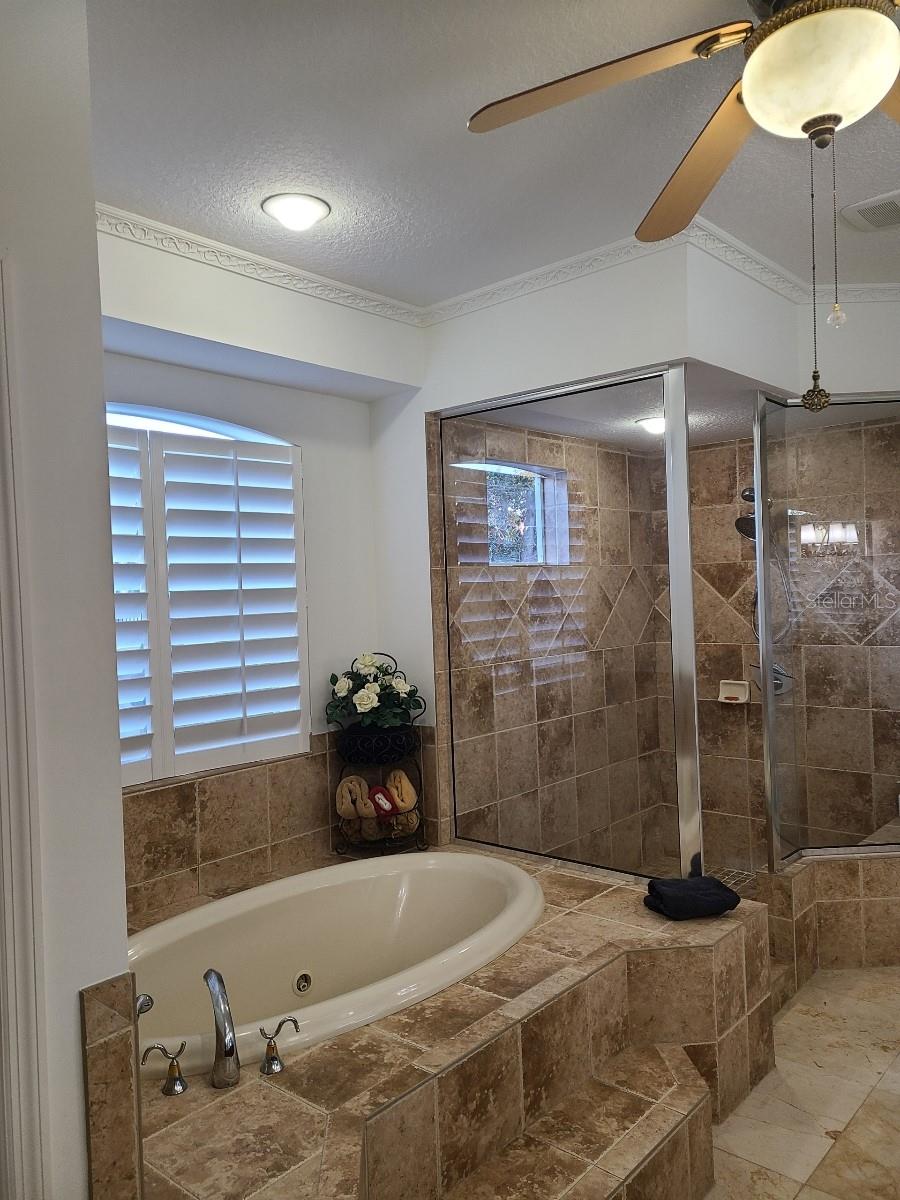Listing photo id 22 for 10628 Pontofino Circle