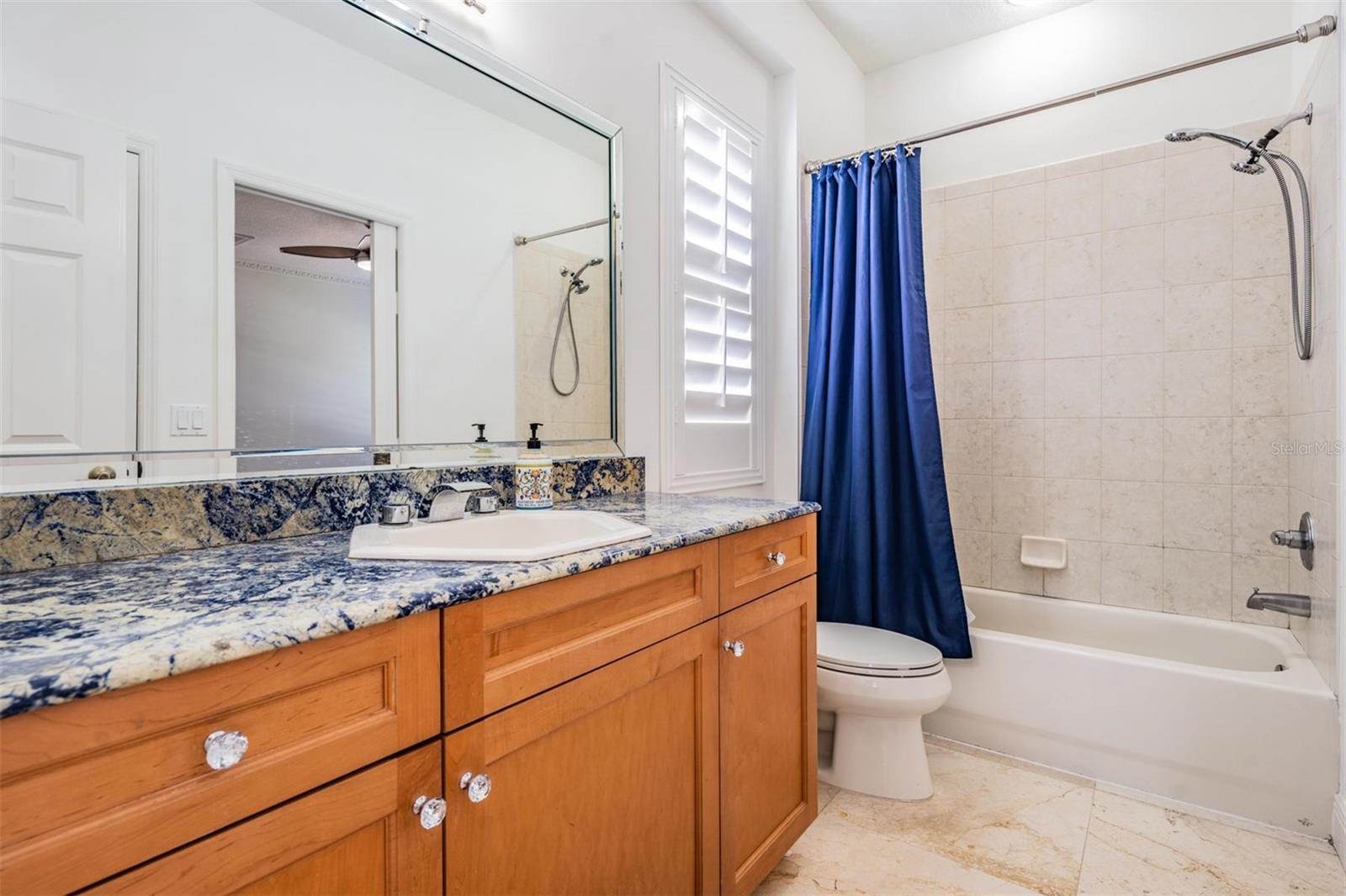 Listing photo id 27 for 10628 Pontofino Circle