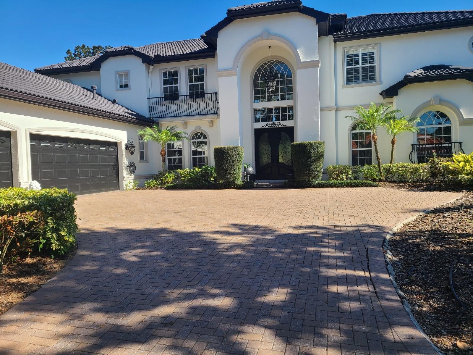 Listing photo id 1 for 10628 Pontofino Circle