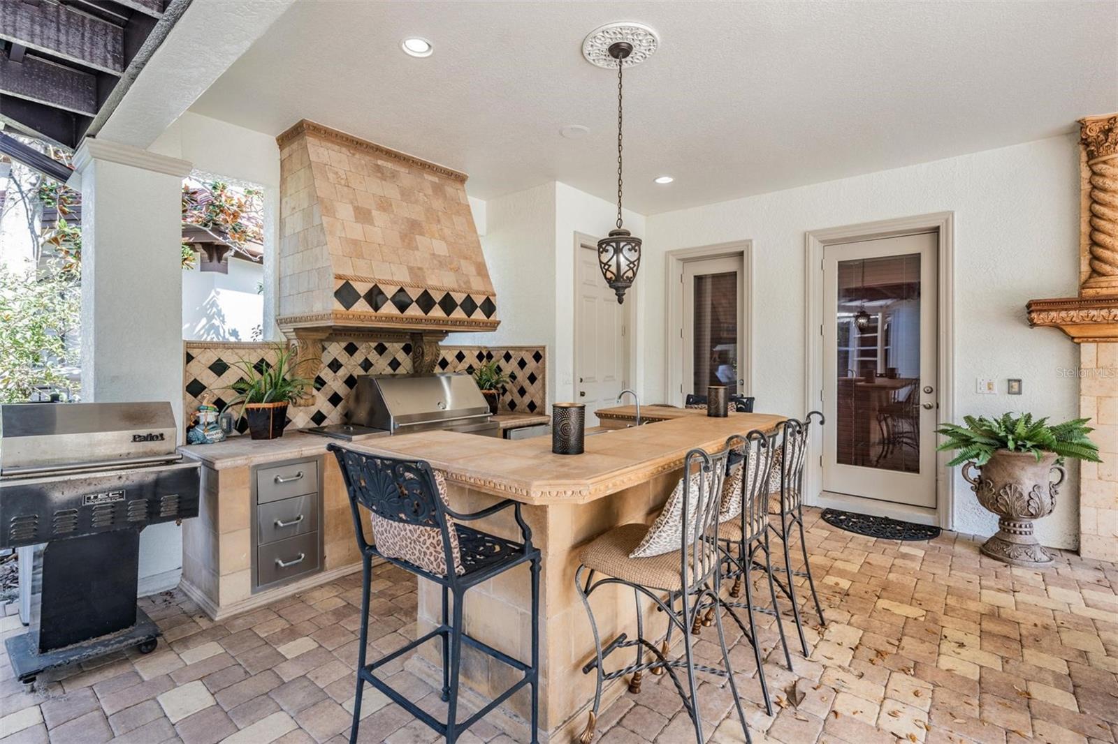 Listing photo id 44 for 10628 Pontofino Circle