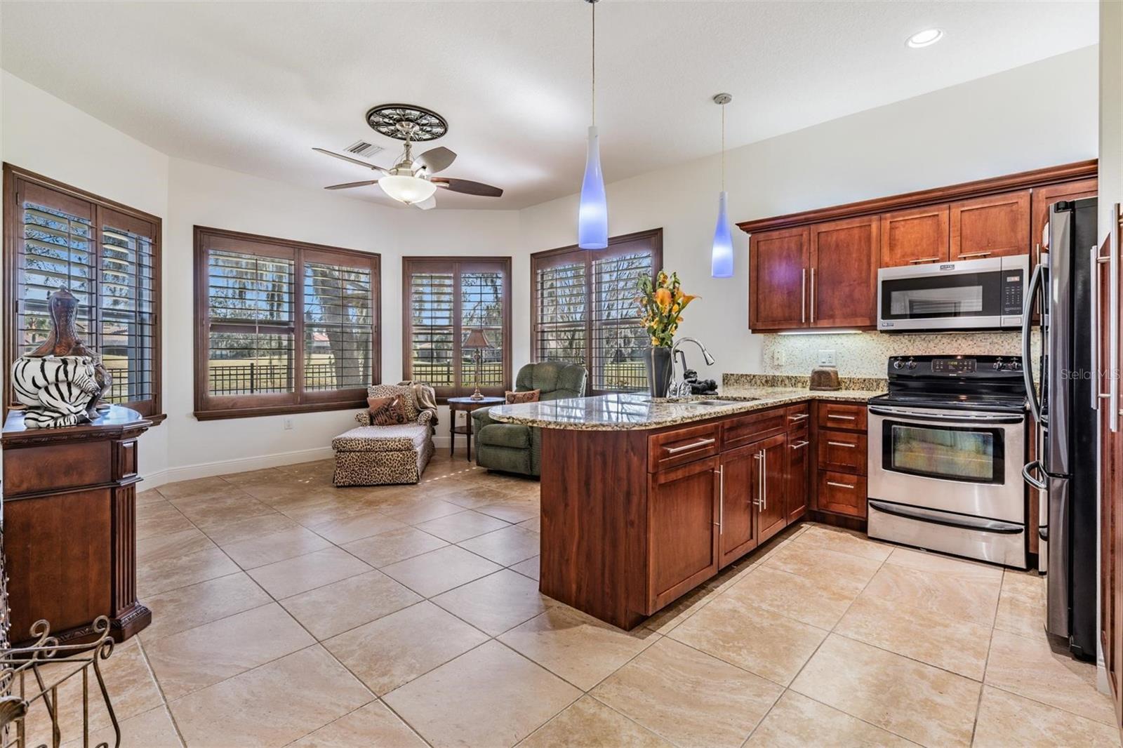 Listing photo id 45 for 10628 Pontofino Circle