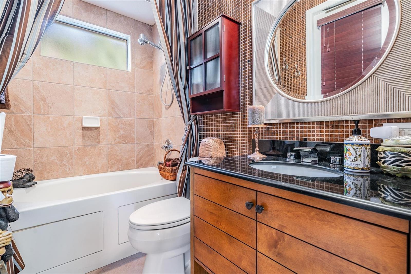 Listing photo id 50 for 10628 Pontofino Circle