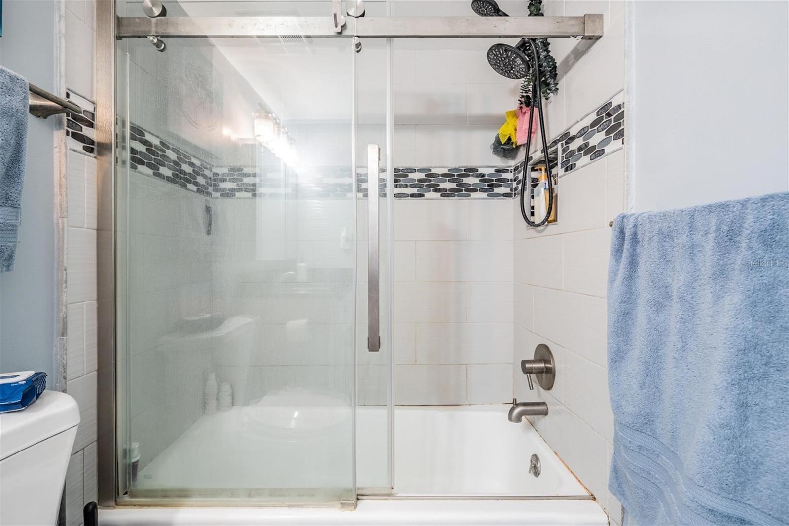 Image 21 of 38 For 782 Village Lake Terrace N 206