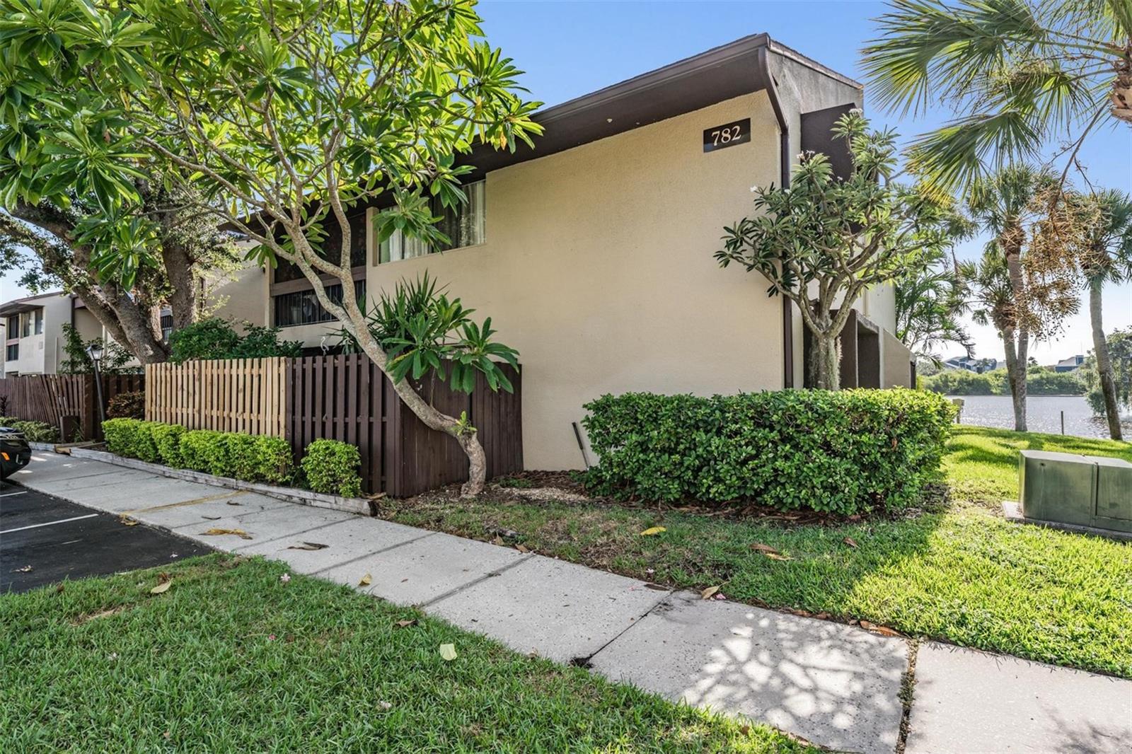 Image 27 of 38 For 782 Village Lake Terrace N 206