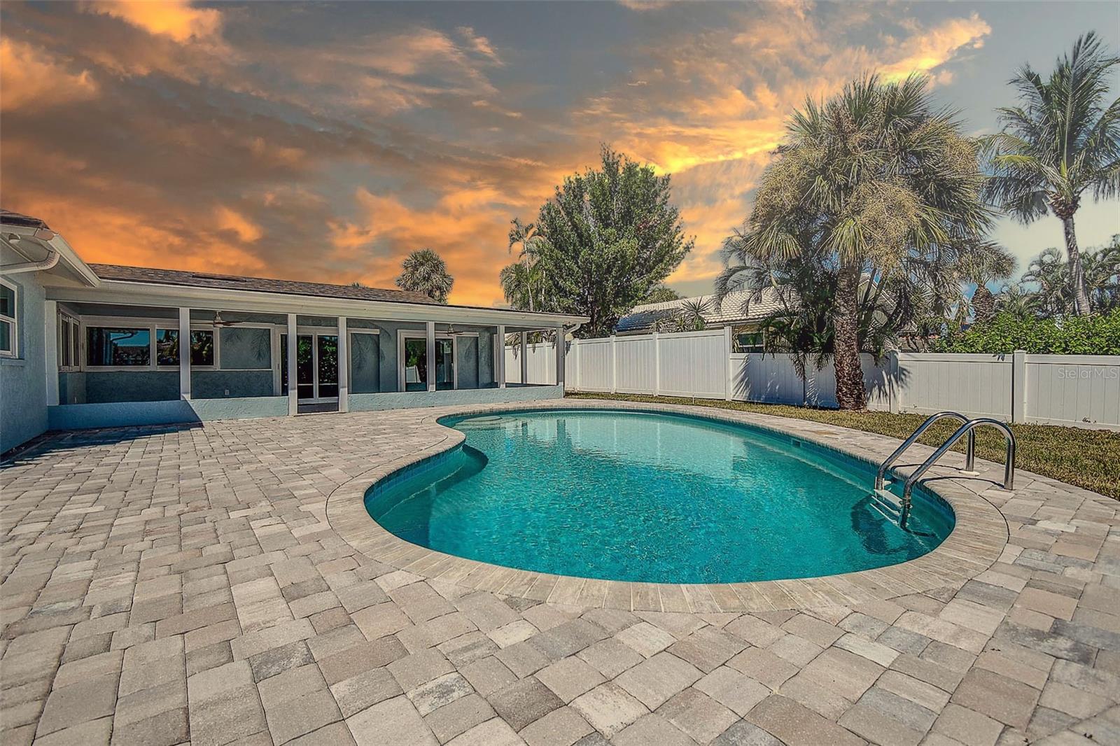 Image 14 of 44 For 4568 40th Street S